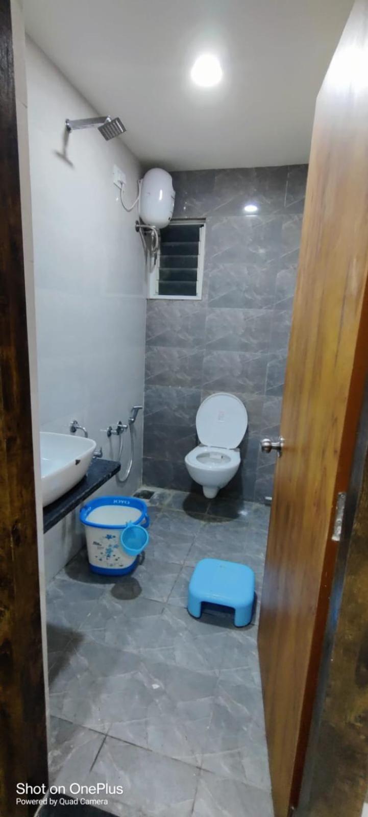 Hotel Aarna Palace Vadodara Extérieur photo